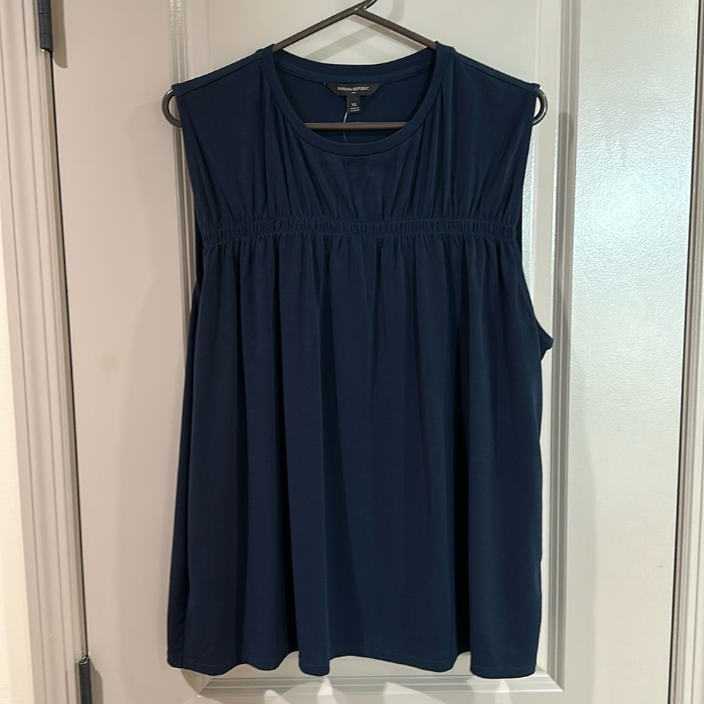 Banana Republic navy tank top in size XL